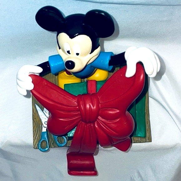 Disney Mickey Mouse “Santa’s Best” stocking hanger/ holder - Picture 5 of 10